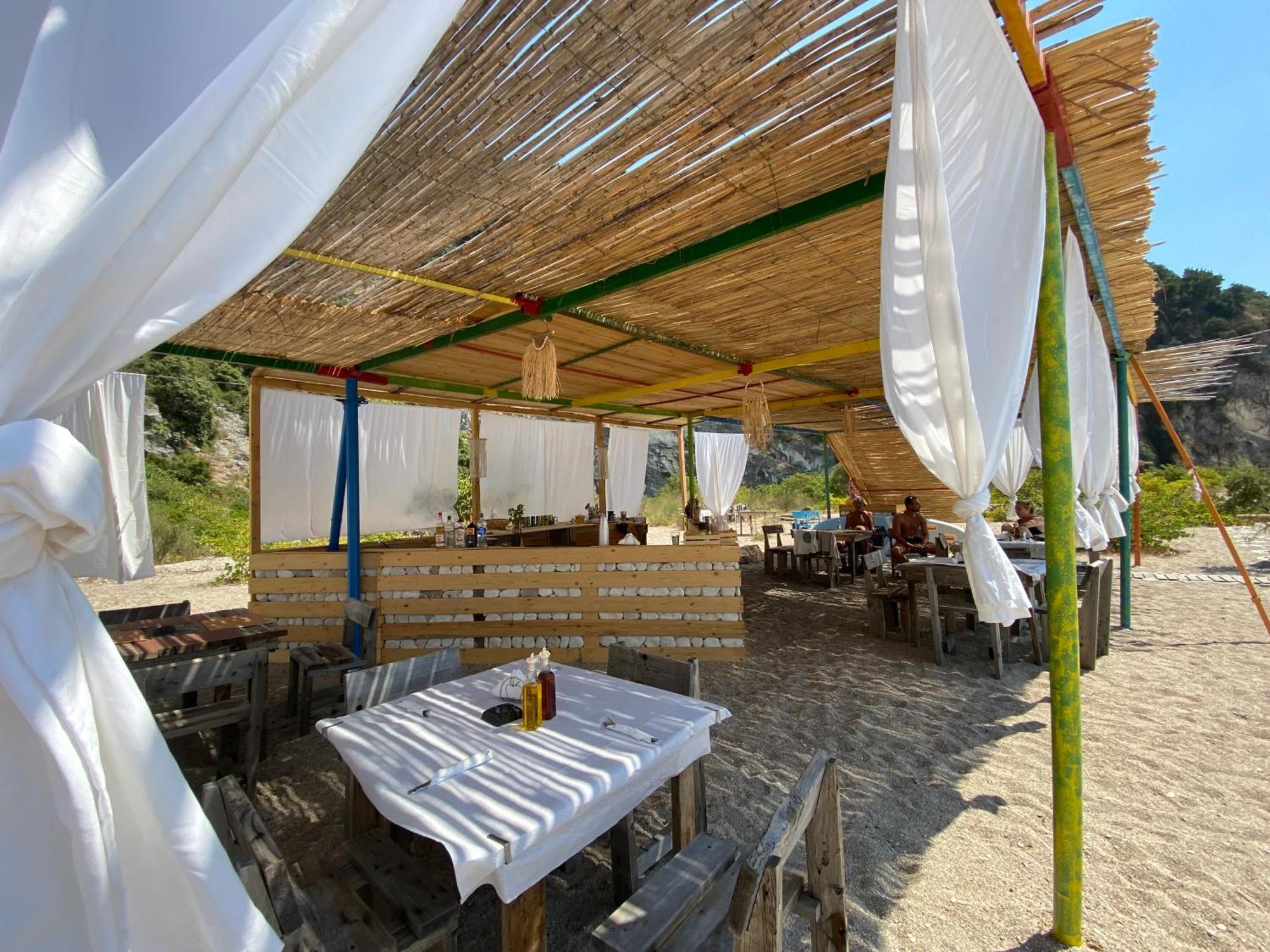 Lost Paradise Eco Camping Himarë Exterior foto